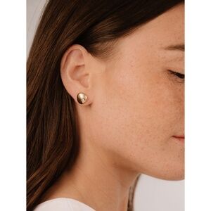 ETTIKA Polished Pebble Crystal Stud Earrings, 18k Gold Plated - NWT ($45 Retail)